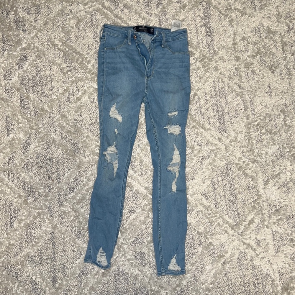 Light blue,stretchy jeans